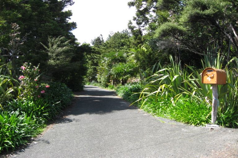 Photo of property in 4 Te Aute Ridge Road, Waitakere, Henderson, 0781