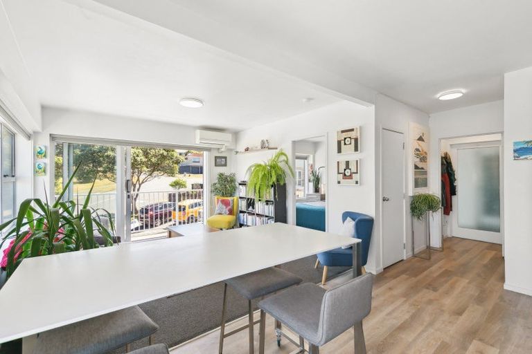 Photo of property in 11/32 Akaroa Drive, Maupuia, Wellington, 6022