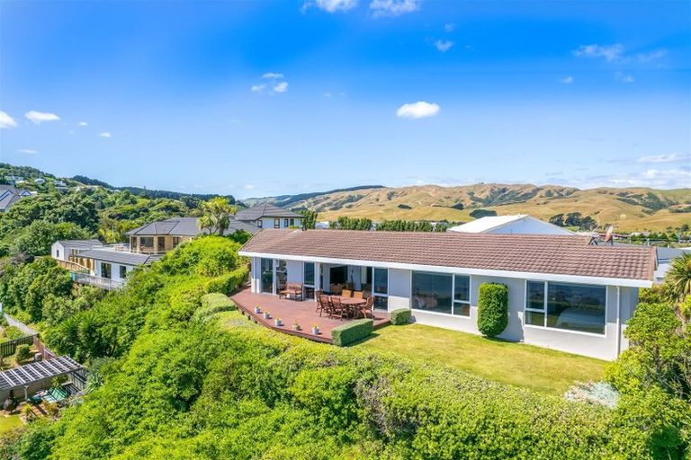 Photo of property in 11 Motuhara Road, Plimmerton, Porirua, 5026