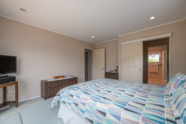 Photo of property in 9 Amesbury Rise, Henderson, Auckland, 0612