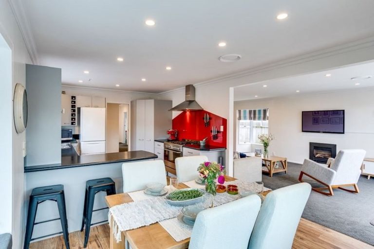 Photo of property in 15 Carl Avenue, Havelock North, 4130