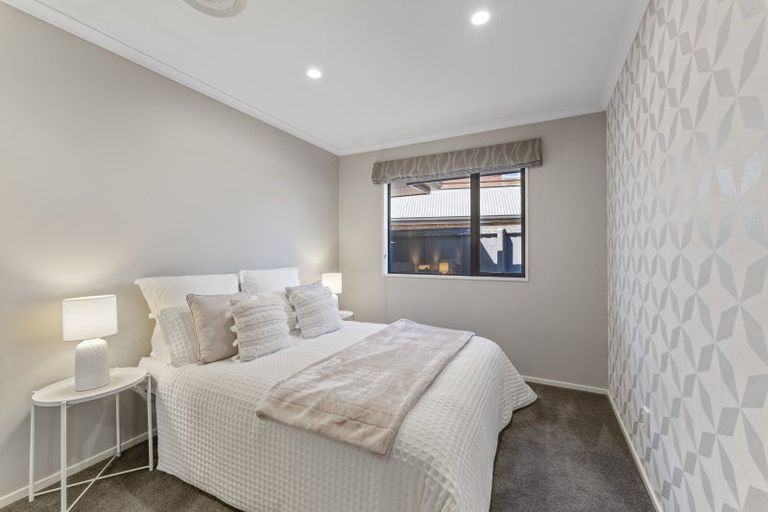 Photo of property in 16 Bottle Lake Drive, Parklands, Christchurch, 8083