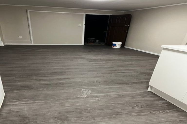 Photo of property in 280 Great North Road, Henderson, Auckland, 0612