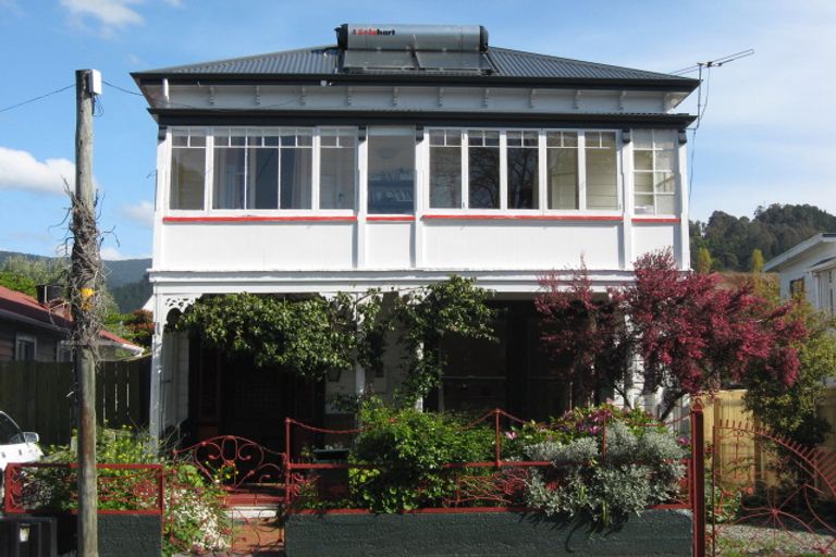 Photo of property in 344 Hardy Street, Nelson, 7010