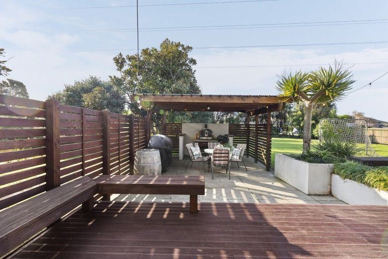 Photo of property in 23 Heta Road, Highlands Park, New Plymouth, 4312