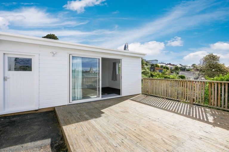 Photo of property in 22 Glenpark Avenue, Frankleigh Park, New Plymouth, 4310