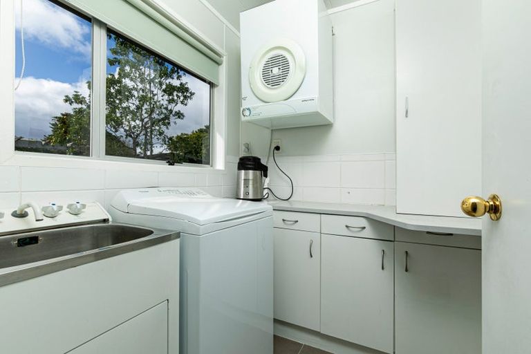 Photo of property in 36 Chilcott Road, Henderson, Auckland, 0612