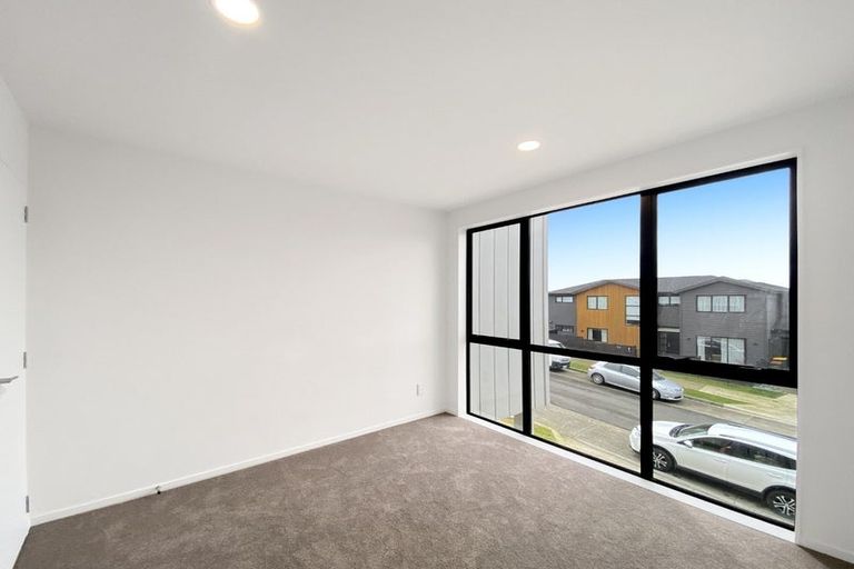 Photo of property in 3b Frontier Lane, Flat Bush, Auckland, 2019