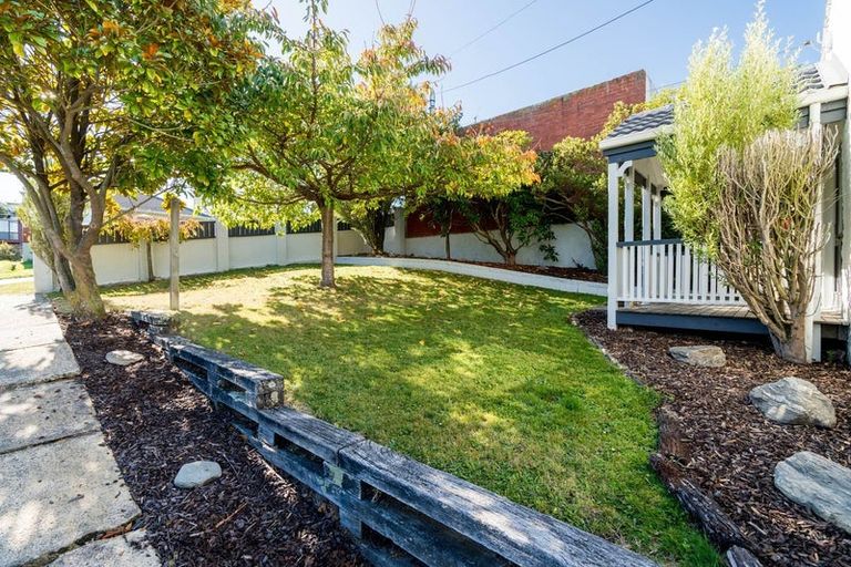 Photo of property in 4 Waldron Crescent, Green Island, Dunedin, 9018