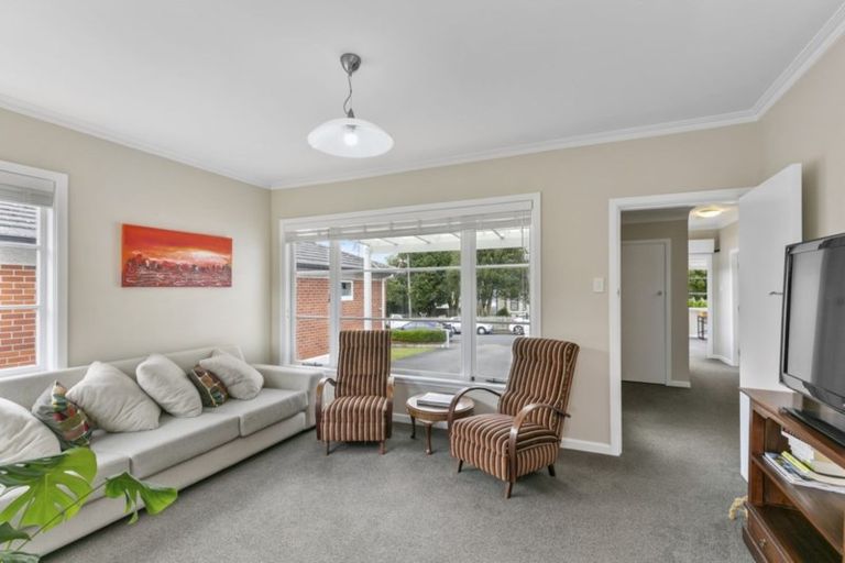 Photo of property in 30 Dr Taylor Terrace, Johnsonville, Wellington, 6037