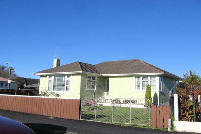Photo of property in 10 Milton Street, Roslyn, Palmerston North, 4414