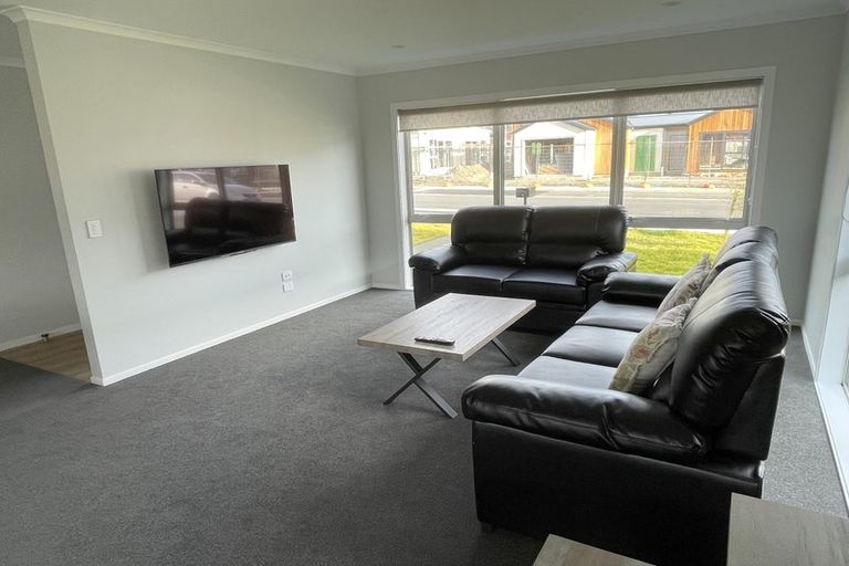 Photo of property in 2 Rotoiti Place, Paraparaumu, 5032