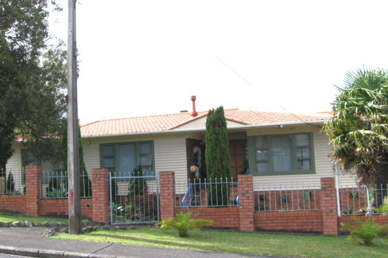 Photo of property in 71 Jaemont Avenue, Te Atatu South, Auckland, 0610