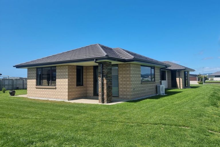 Photo of property in 12 Breton Drive, Waipu, 0510