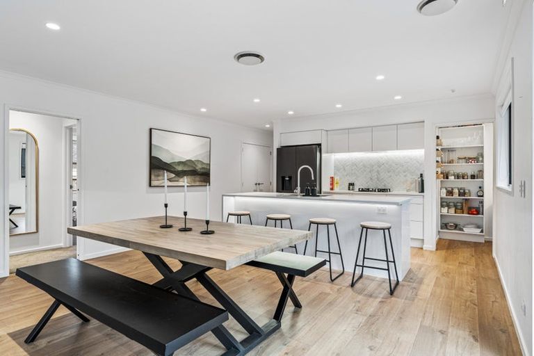 Photo of property in 25 Nobilo Road, Kumeu, 0810