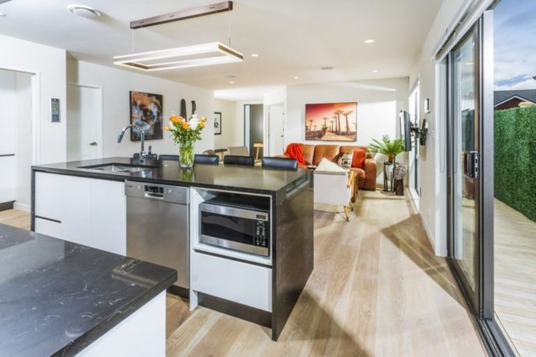 Photo of property in 6 Turutu Place, Long Bay, Auckland, 0630