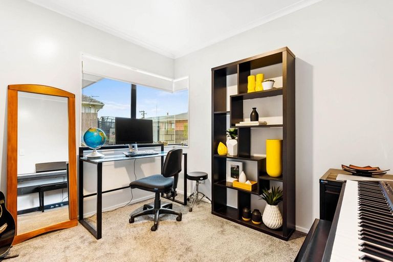 Photo of property in 24a Kotuku Street, Te Atatu Peninsula, Auckland, 0610