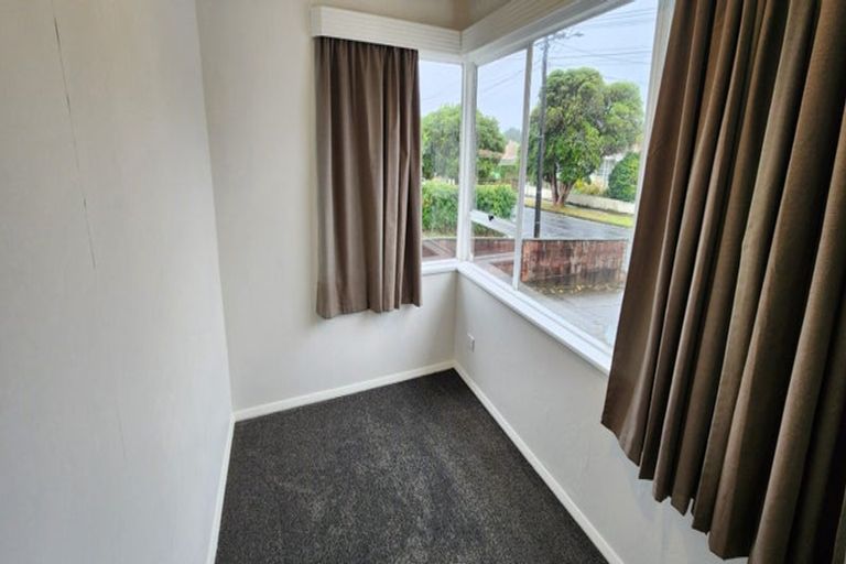 Photo of property in 9 Plympton Street, Brooklands, New Plymouth, 4310