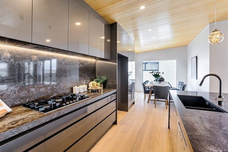 Photo of property in 3b Pine Ridge Terrace, Waikanae Beach, Waikanae, 5036