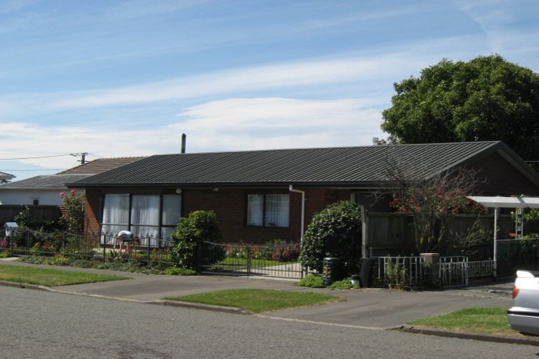 Photo of property in 12 Walcot Street, Bromley, Christchurch, 8062