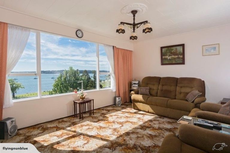 Photo of property in 39 Harbour View Road, Omokoroa, 3114