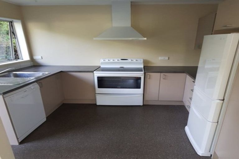 Photo of property in 2/8 Vasanta Avenue, Ngaio, Wellington, 6035