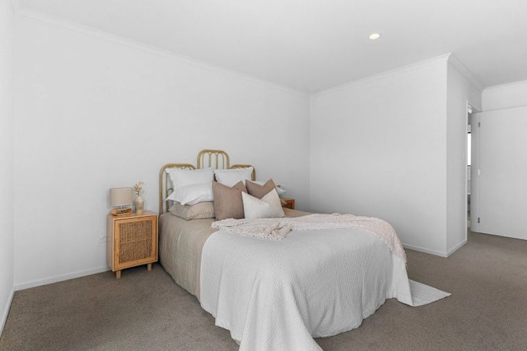 Photo of property in 20 Kowi Lakes Drive, One Tree Point, 0118