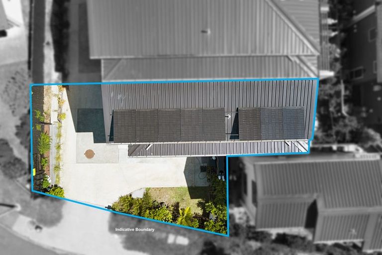 Photo of property in 2/11 Scanlen Terrace, Kelston, Auckland, 0602