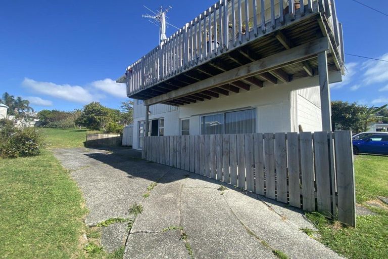 Photo of property in 3 Capitol Road, Matakatia, Whangaparaoa, 0930