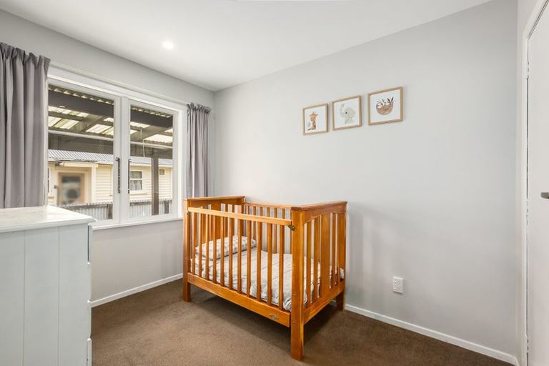 Photo of property in 5 Dunn Street, Wainuiomata, Lower Hutt, 5014