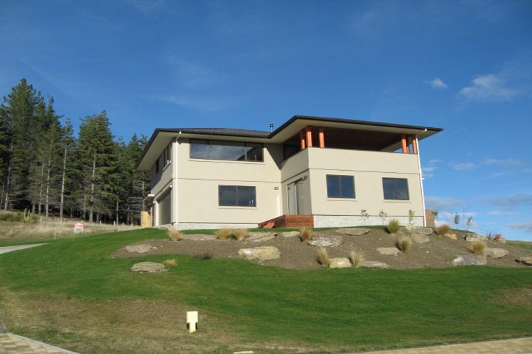 Photo of property in 14 Farrant Drive, Wanaka, 9305