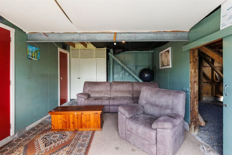 Photo of property in Build Inn, 1942 Parewanui Road, Parewanui, Bulls, 4894