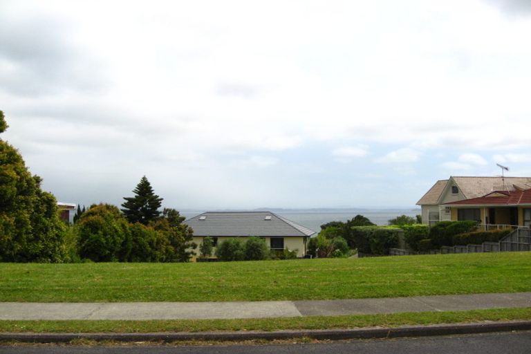 Photo of property in 70 Pacific Parade, Army Bay, Whangaparaoa, 0930