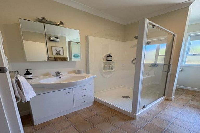 Photo of property in 15b Ratanui Road, Paraparaumu, 5032