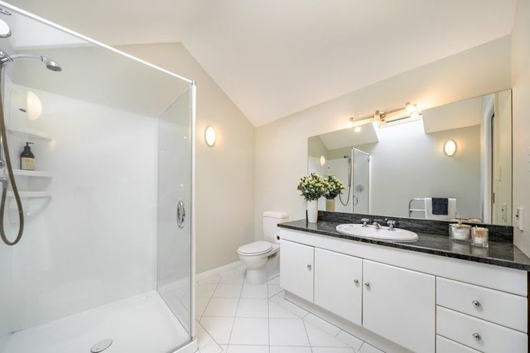 Photo of property in 88 Pinehaven Road, Pinehaven, Upper Hutt, 5019