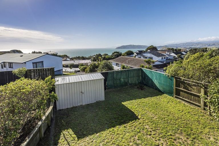 Photo of property in 128 Pikarere Street, Titahi Bay, Porirua, 5022