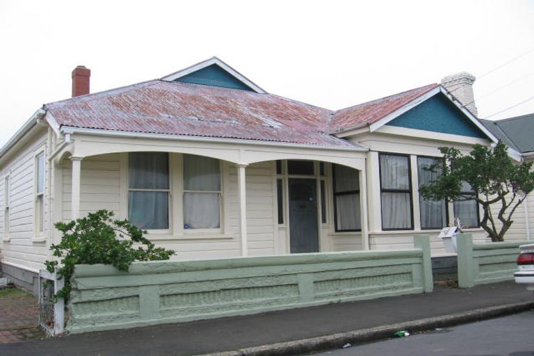 Photo of property in 37 Bradshaw Street, South Dunedin, Dunedin, 9012