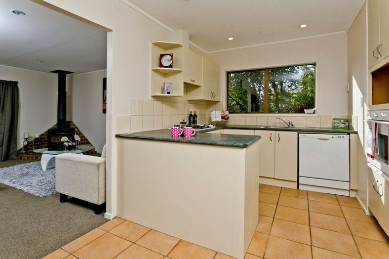 Photo of property in 81 Oaktree Avenue, Browns Bay, Auckland, 0630