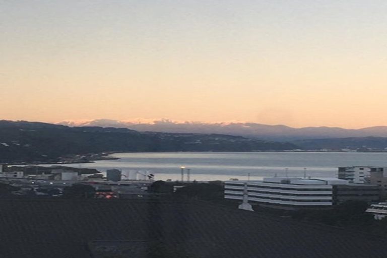 Photo of property in 4/15 Upper Lewisville Terrace, Thorndon, Wellington, 6011