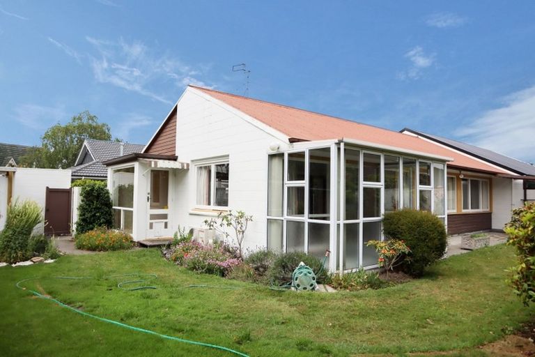 Photo of property in 2/208 Waimairi Road, Ilam, Christchurch, 8041