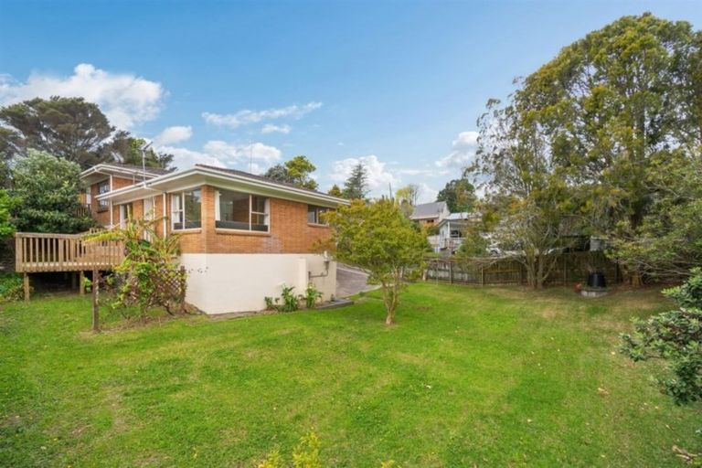 Photo of property in 2/40a Blakeborough Drive, Forrest Hill, Auckland, 0620