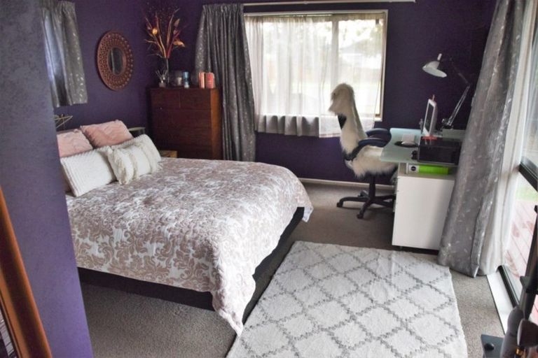 Photo of property in 16 Tawa Street, Tokomaru, Palmerston North, 4474