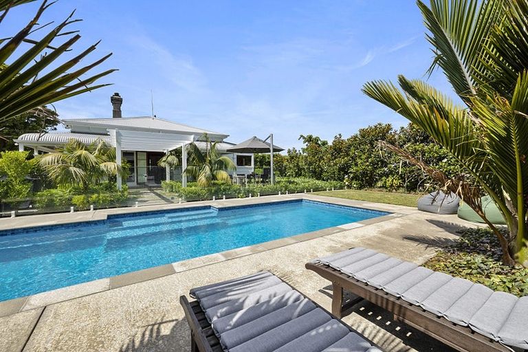 Photo of property in 190 Smart Road, Hillsborough, New Plymouth, 4372