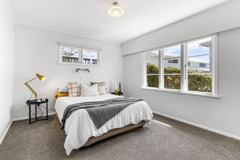 Photo of property in 103 Kenmore Street, Newlands, Wellington, 6037