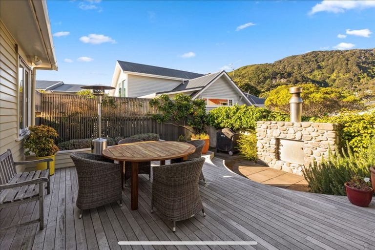 Photo of property in 7 Maire Street, Eastbourne, Lower Hutt, 5013