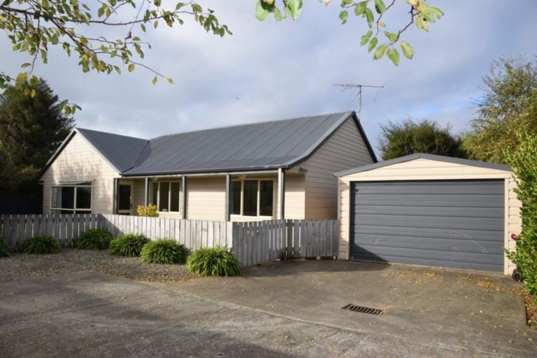 Photo of property in 35-37 Moa Street, Waikiwi, Invercargill, 9810