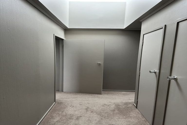 Photo of property in 10 Granville Drive, Massey, Auckland, 0614