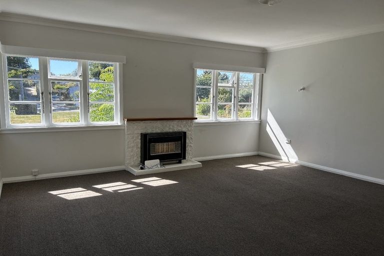 Photo of property in 39 Kawiu Road, Levin, 5510