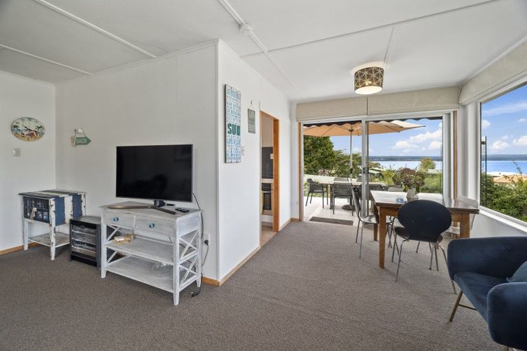 Photo of property in 11 Alberta Street, Acacia Bay, Taupo, 3330