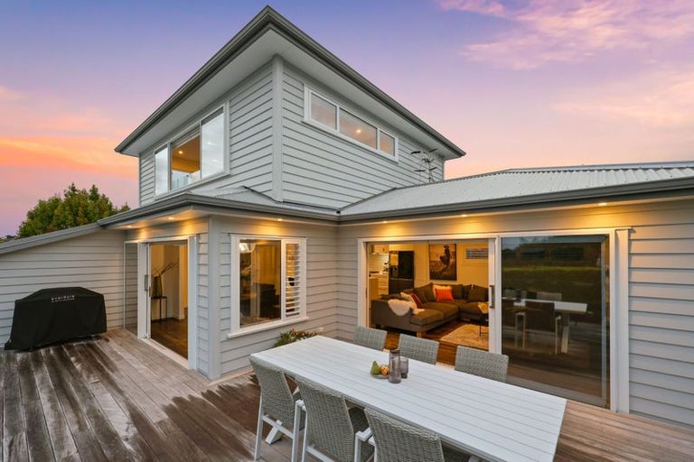 Photo of property in 24 Judkins Crescent, Cockle Bay, Auckland, 2014